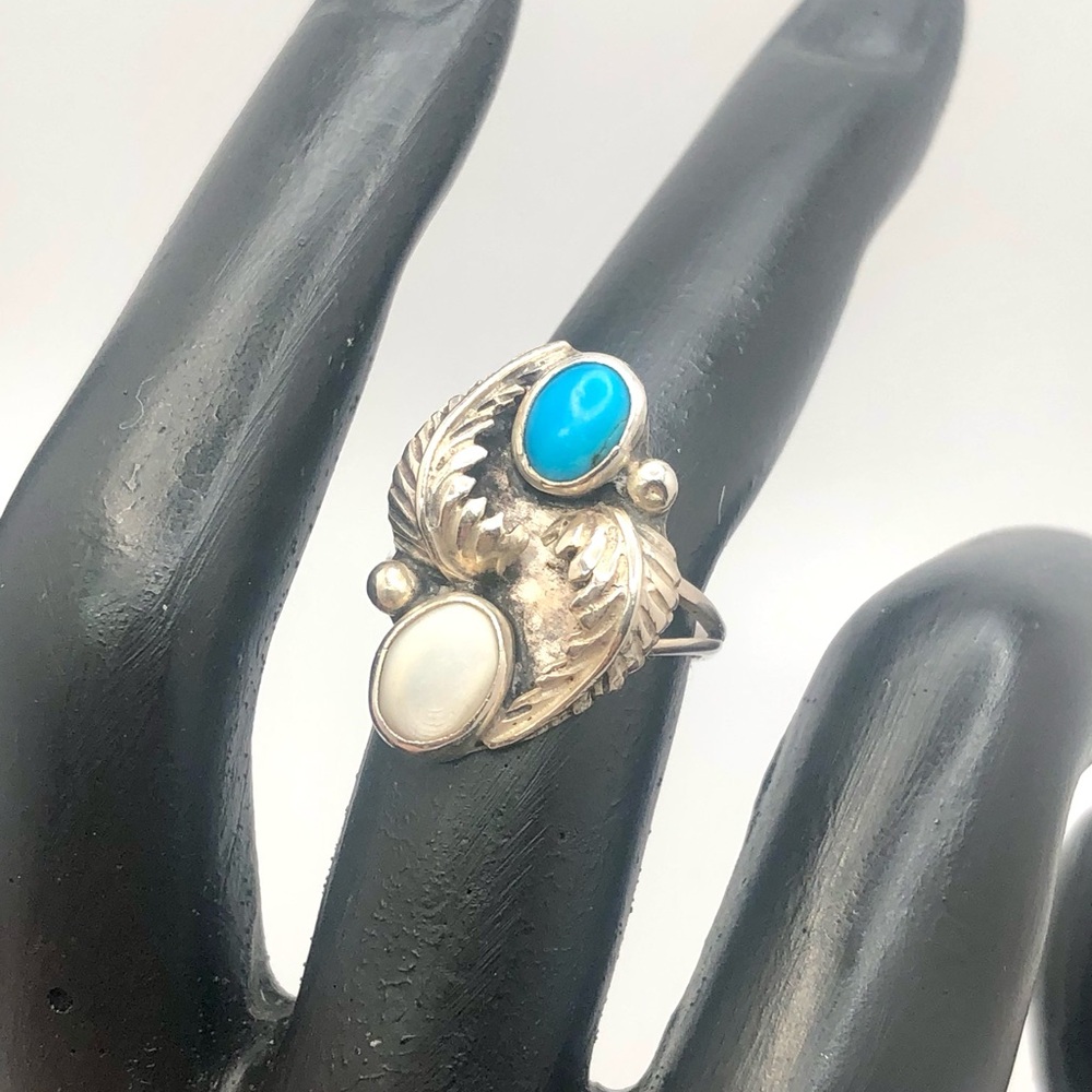 Signed Vintage Native American Ring with Turquoise and Mother of Pearl